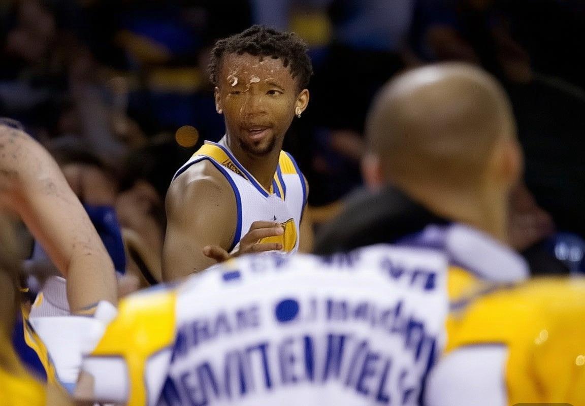 科尔固执坚持五小阵容拖累勇士，库里超负荷运转追梦格林功能缺失成隐患