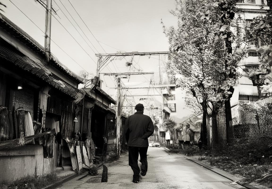 基伏幽默化解伤病潮与萨拉赫风波，尽显老将底蕴